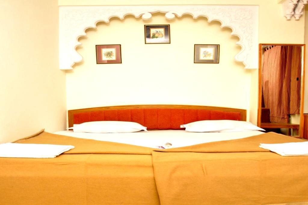 Kiran Palace Hotel Udaipur Quarto foto